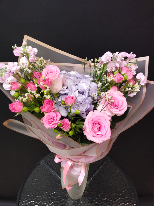 Букет с гортензией