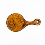 Деревянная разделочная доска из древесины сибирского кедра для овощей с гравировкой RD40