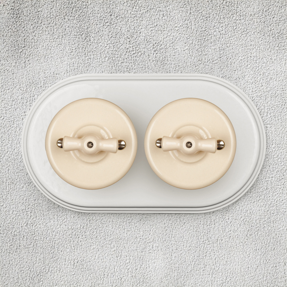 Выключатель 1кл., перекрестный, керамика, цвет песочное золото B1-203-04