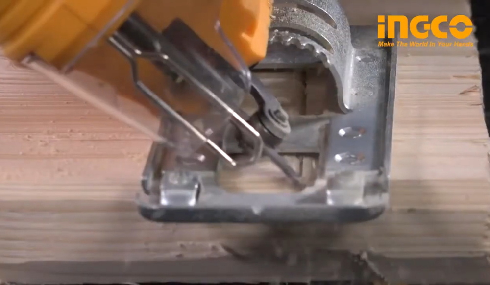 Лобзик электрический INGCO JS57028 570 Вт