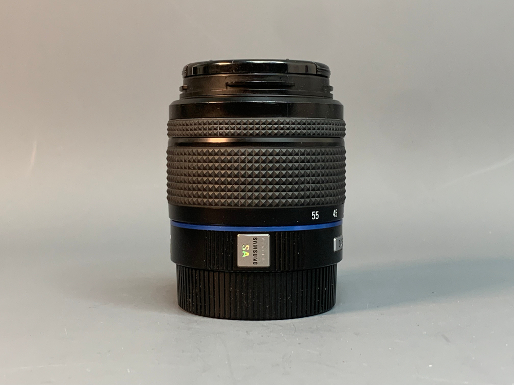 Samsung D-XENON 18-55mm f/3.5-5.6 AL