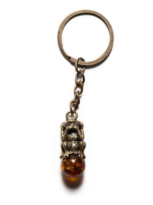 Брелок с янтарем натуральным - Три обезьяны, диаметр камня 12 мм