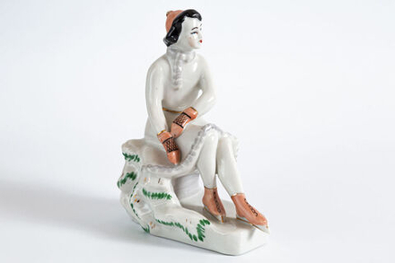 Статуэтка «На катке (Фигуристка)»