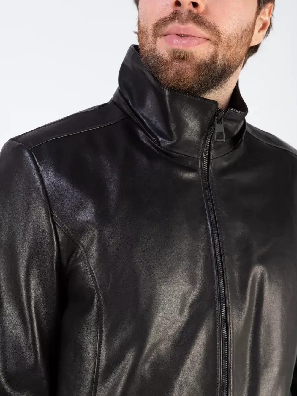 Кожаная куртка демисезонная с капюшоном