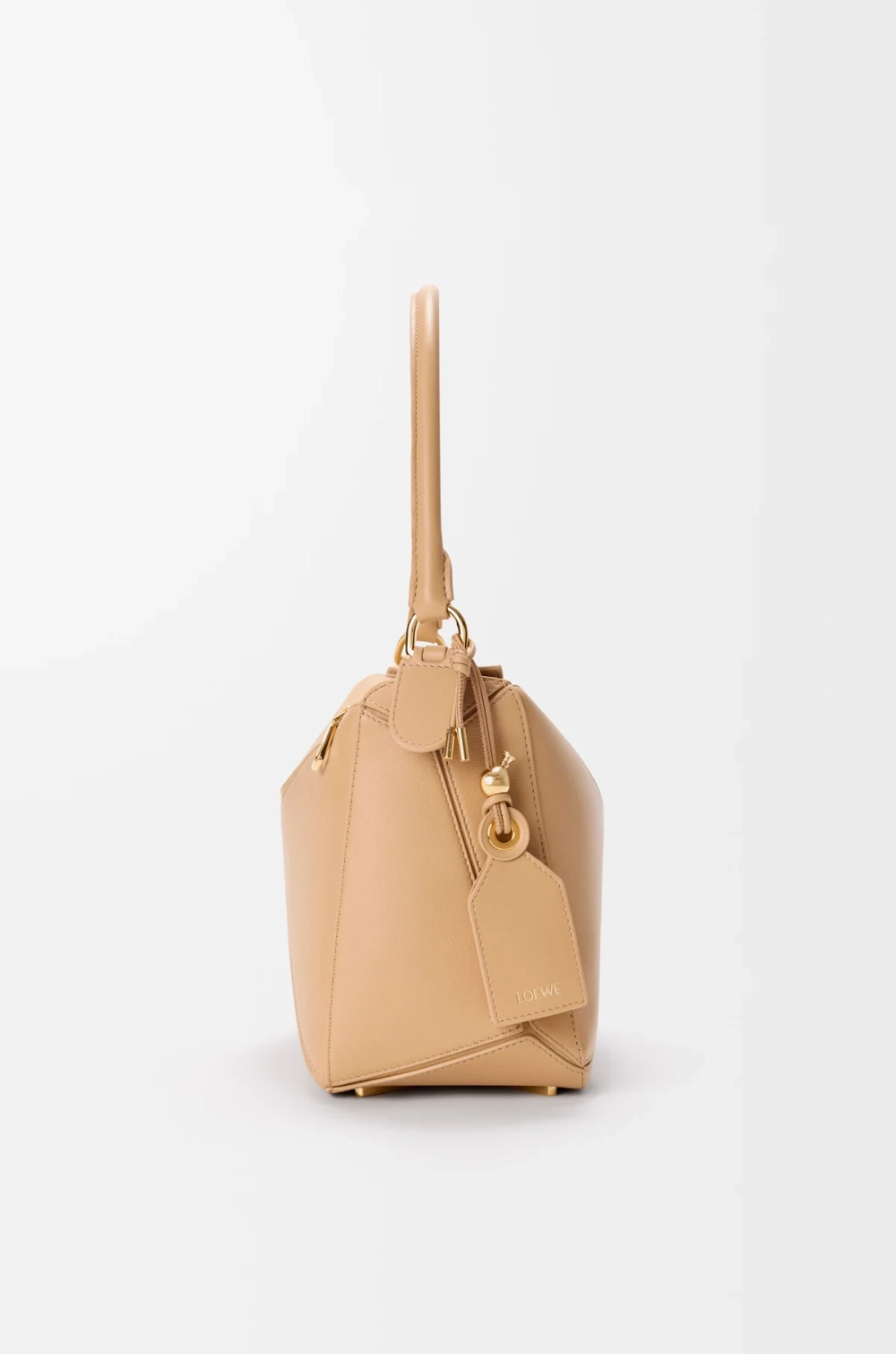 Loewe Сумка-мешок среднего размера Puzzle Featherlight из кожи ягненка наппа, бежевый