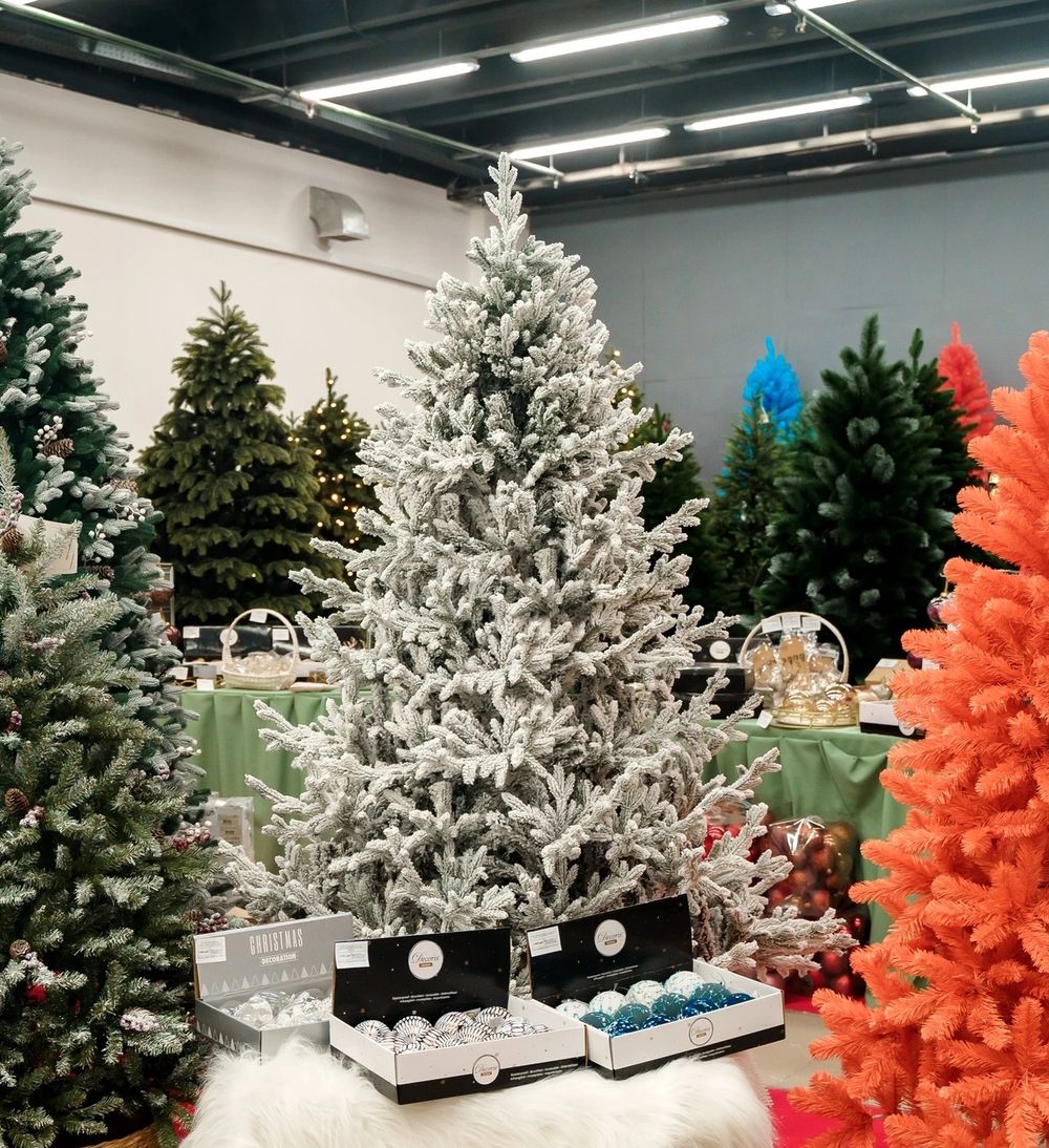 Ель заснеженная «Имперская» (Литая+пвх) 240 см / 2,4 м