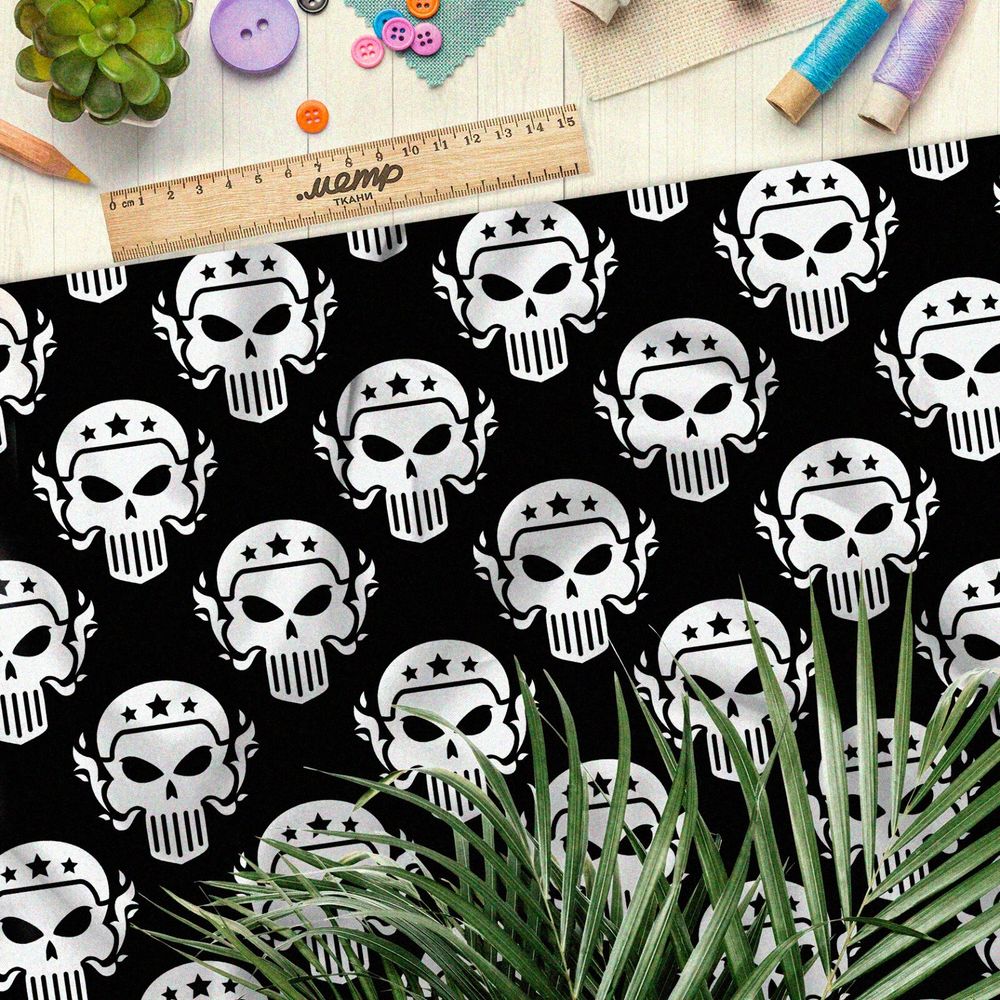 Ткань шифон белые черепа в мотоциклетных шлемах
