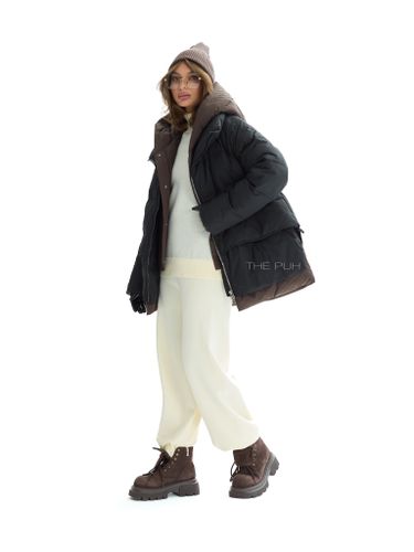 Куртка с контрастной отделкой в черном цвете