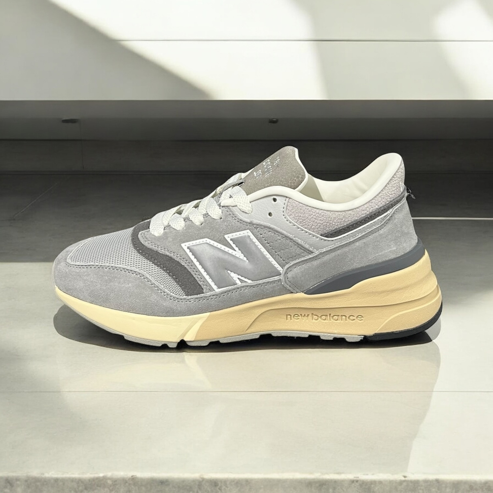 New Balance 997R • Gray