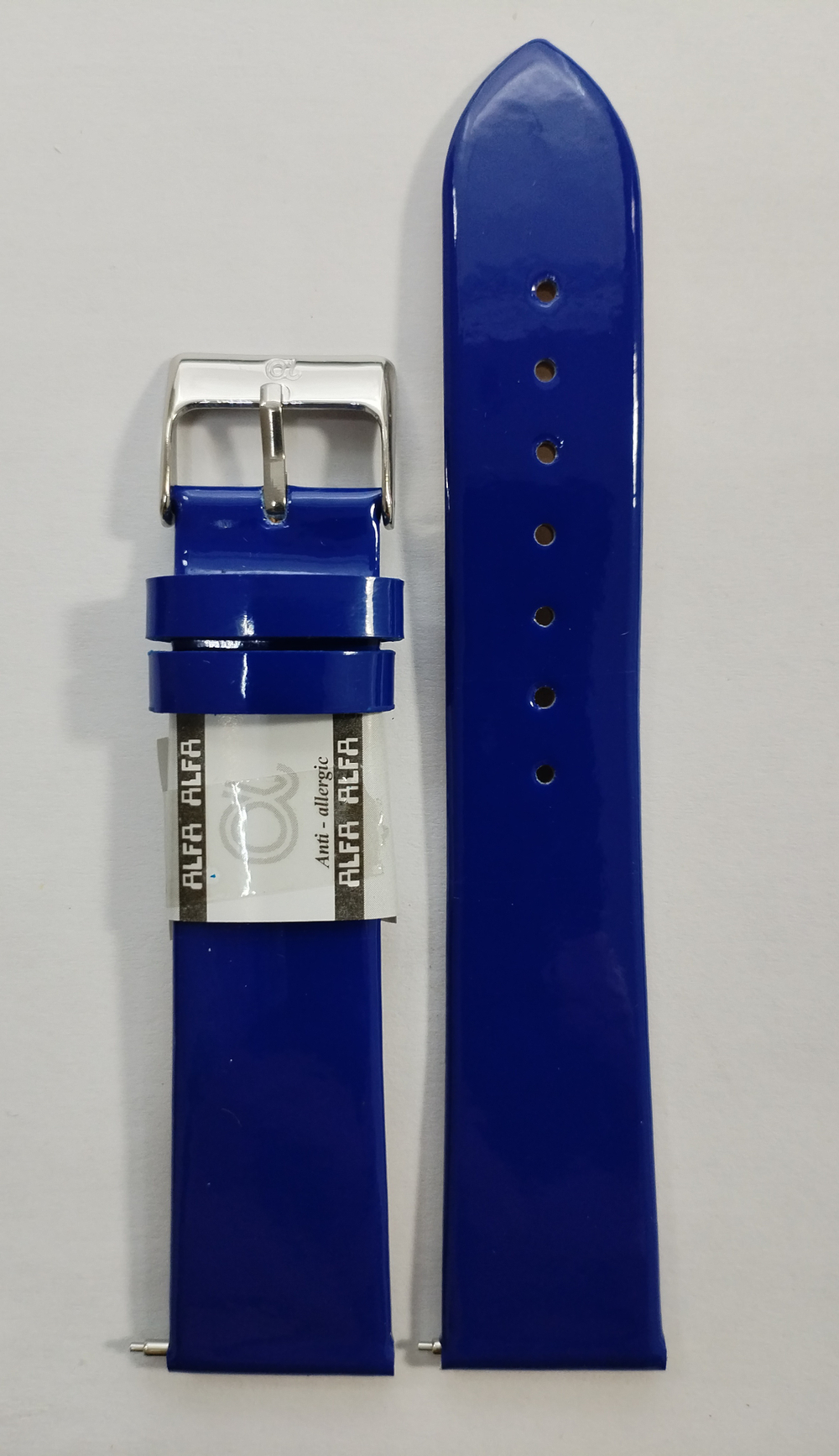 22 мм. Ремень кожаный. Гладкий лаковый.