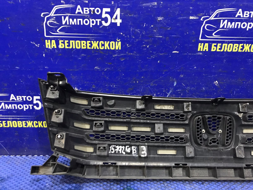 Решетка радиатора Honda FREED SPIKE 2010-2011