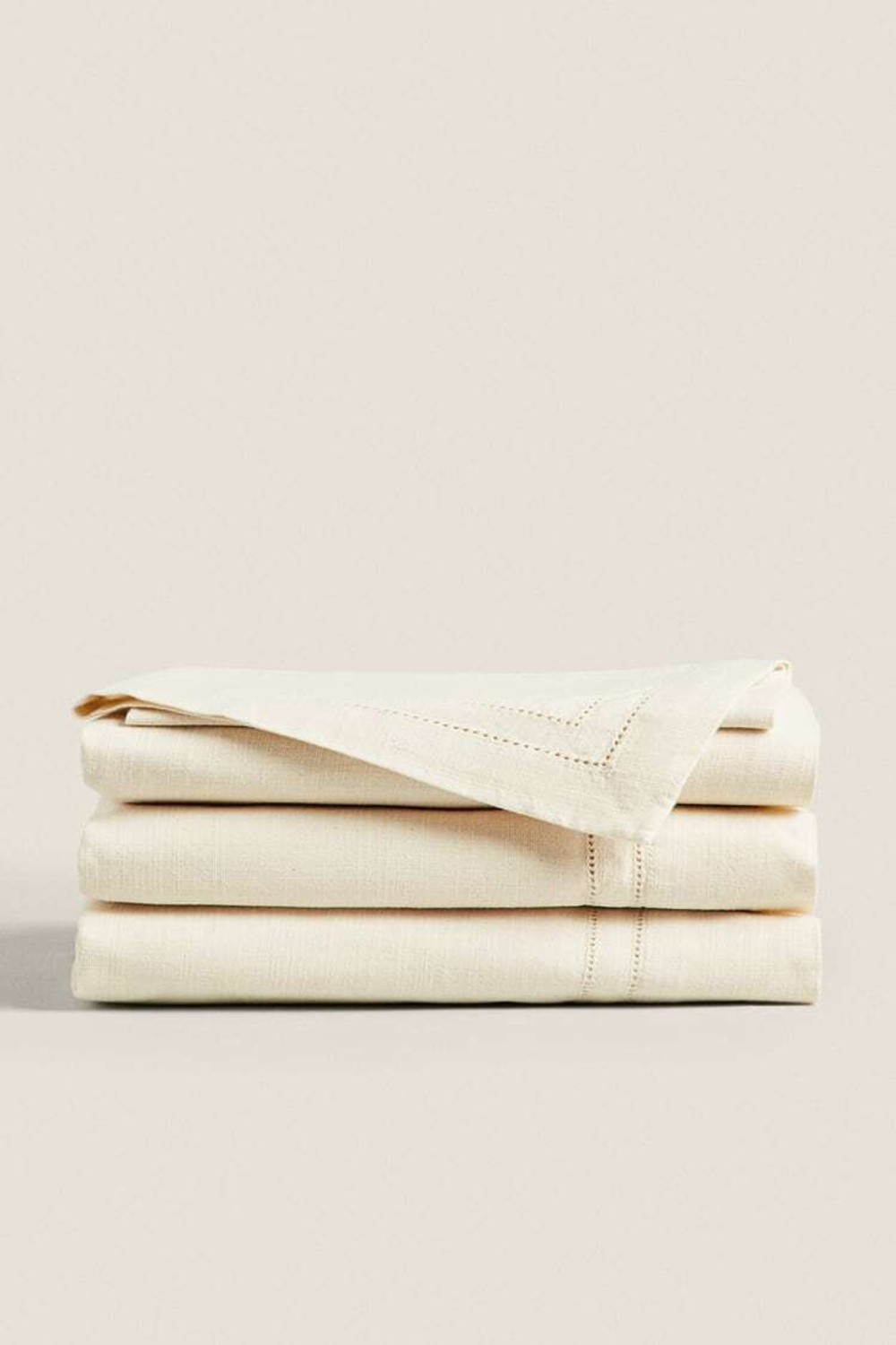 ZARA HOME ХЛОПЧАТОБУМАЖНАЯ СКАТЕРТЬ С ОТСТРОЧКОЙ, ЭКРЮ