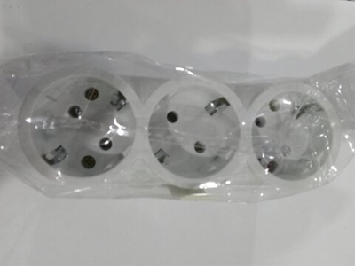 Тройник линейный, пластик, 3 гнезда, 16А 220v, с заземлением, белый