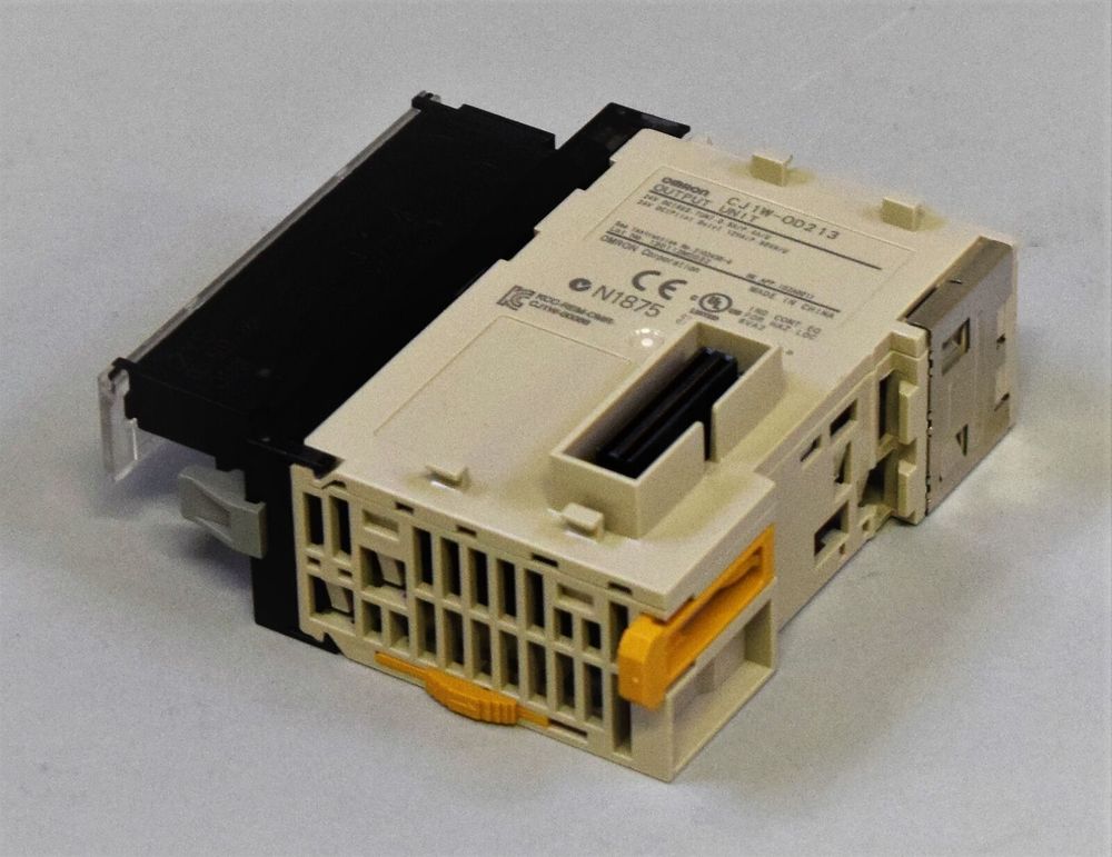 OMRON CJ1W-OD213
