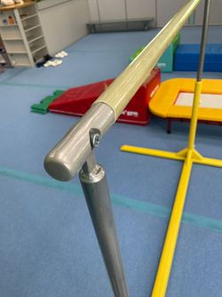 Перекладина гимнастическая - детская - держатель жерди