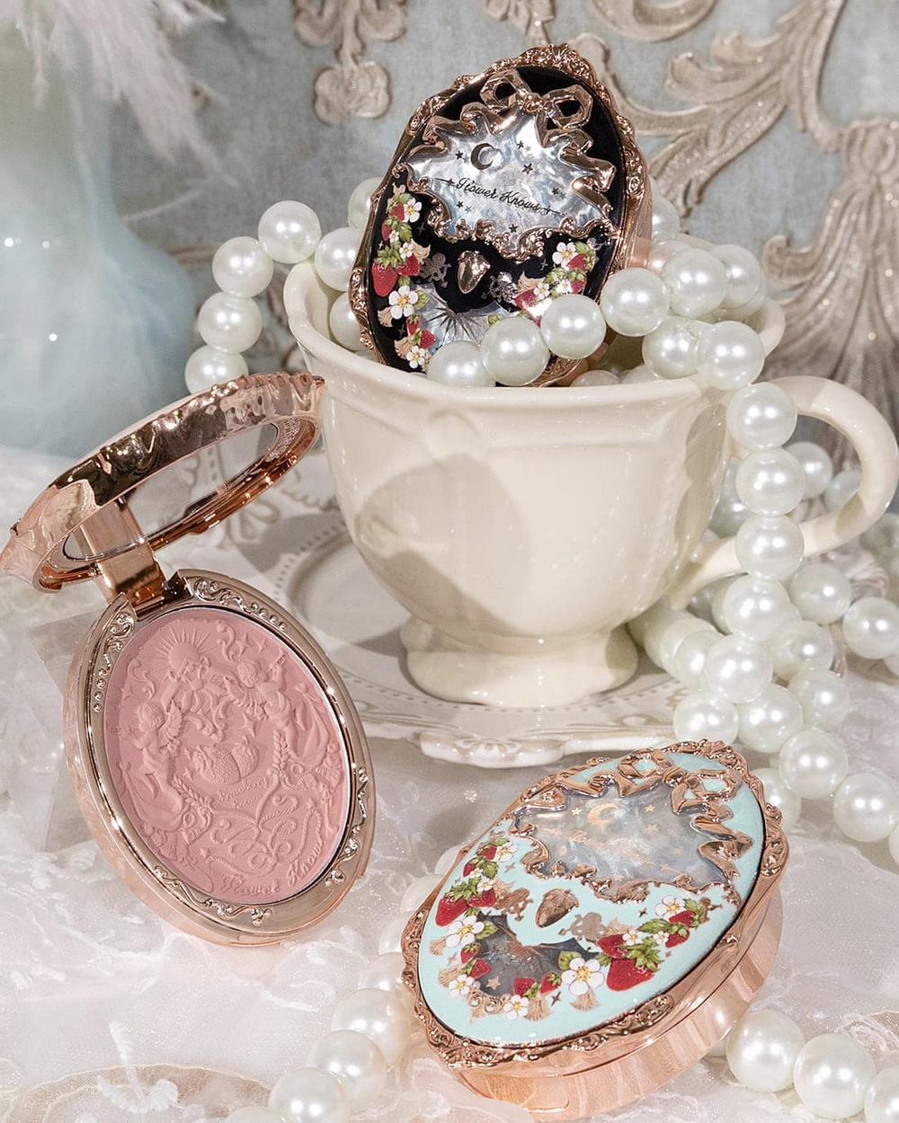 Flower Knows Strawberry Rococo Series Embossed Blush - 04 Dream Chaser