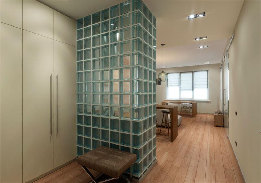 Угловой стеклоблок синий окрашенный изнутри Vitrablok   19x10x10x8 закругленный