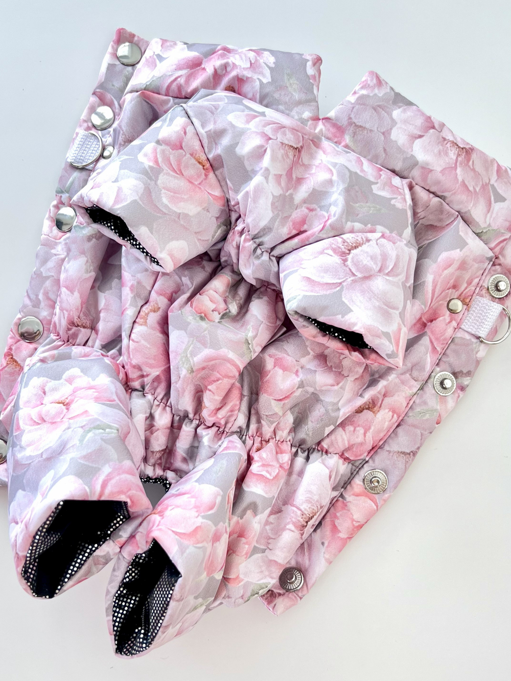 Демисезонный комбинезон с кнопками на спине (девочка) пионы