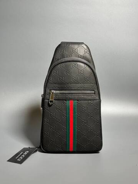Сумка-слинг Gucci