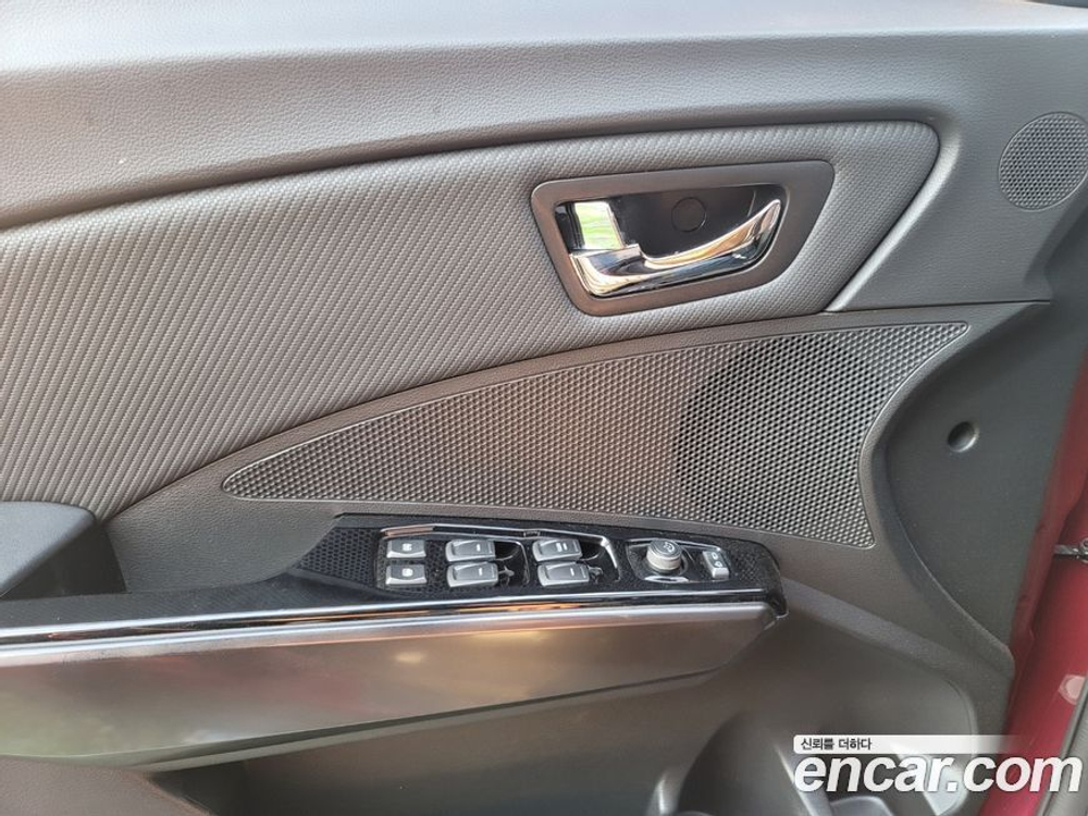 KG Mobility (Ssangyong) Very New Tivoli Бензин 1.5 2WD (01.2020)