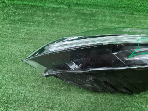 Битая Фара левая Volvo V40 2 (2016-2019) LED