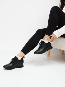 Кроссовки женские демисезонные