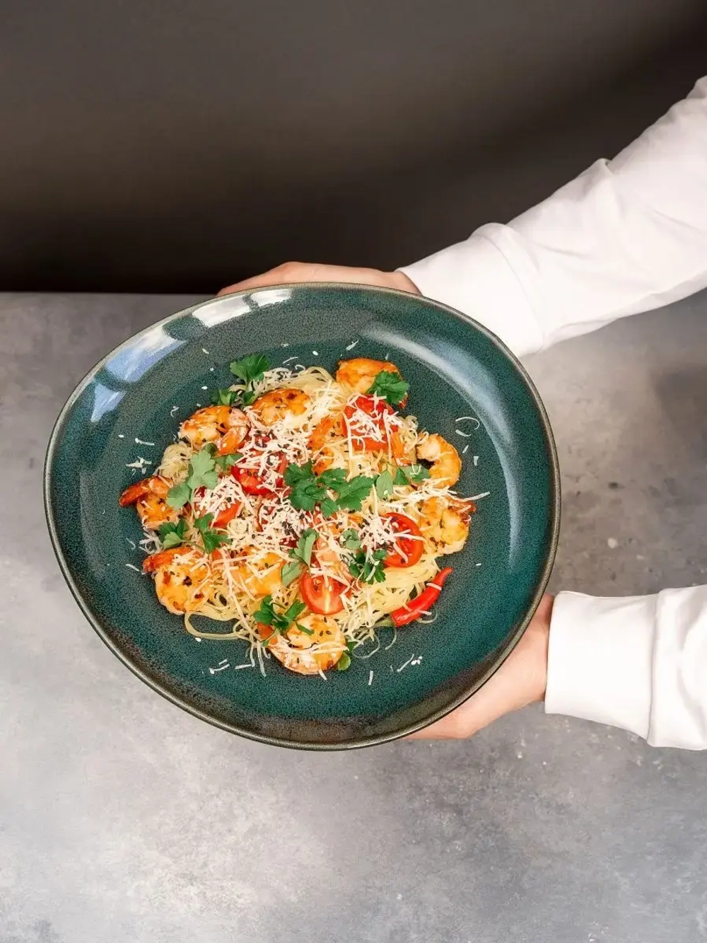 Набор посуды 2 тарелки зелёные треугольные плоские 28 см