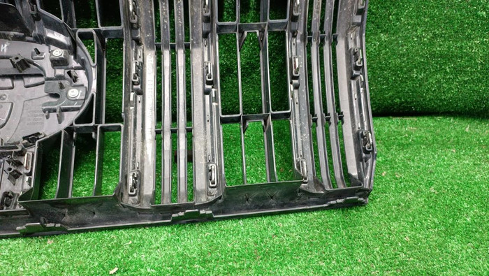 Решетка радиатора Toyota Land Cruiser Prado 150 (2017-н.в.)