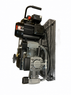 Компрессор поршневой 50.LB40 REMEZA (Белоруссия): 580 л/мин., 10 бар, ресивер 50 л., 3 кВт, 380В, габариты без упак. 900x450x800 мм, 92 кг.