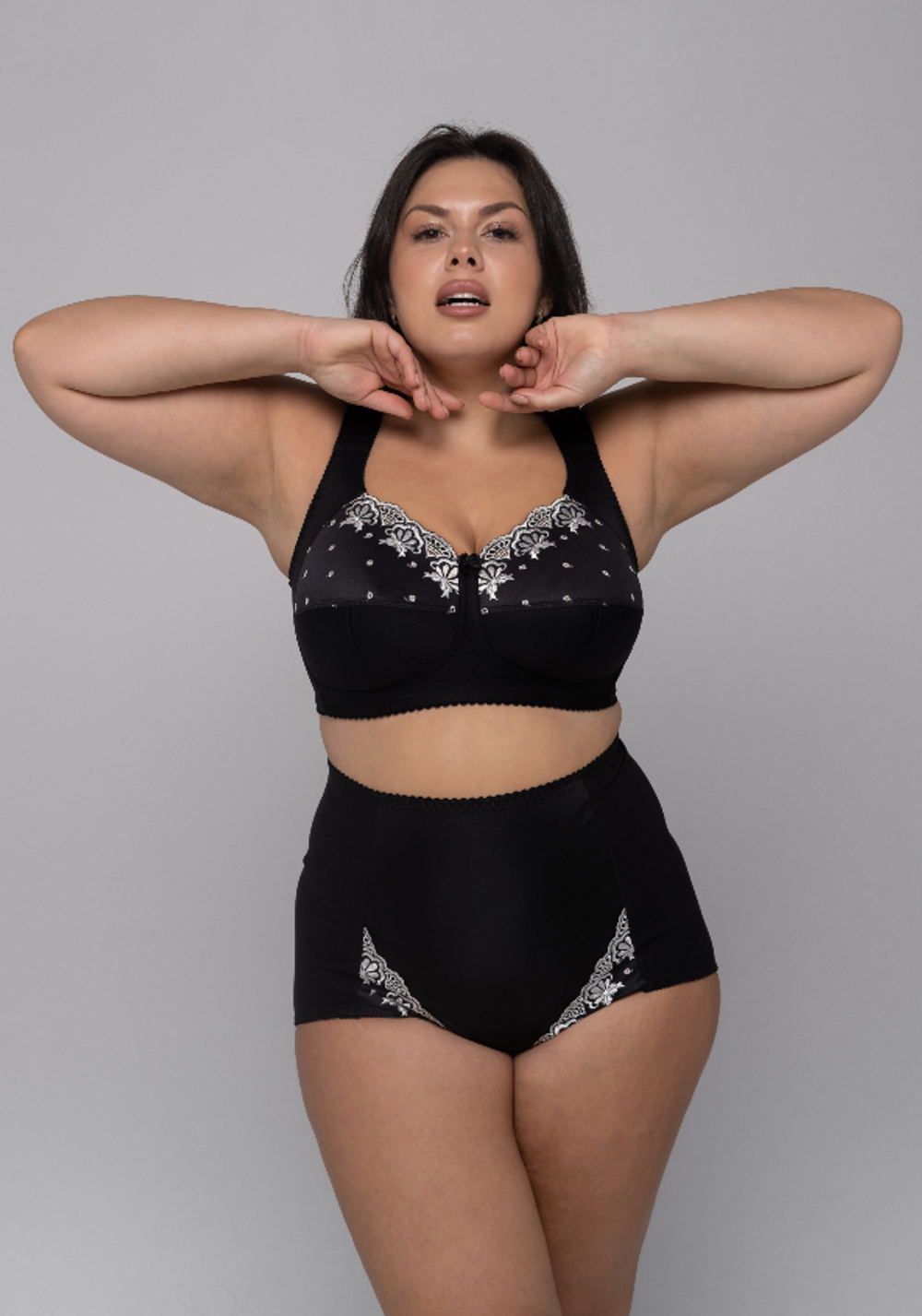 1108 бюстгальтер "Черный с белой вышивкой"