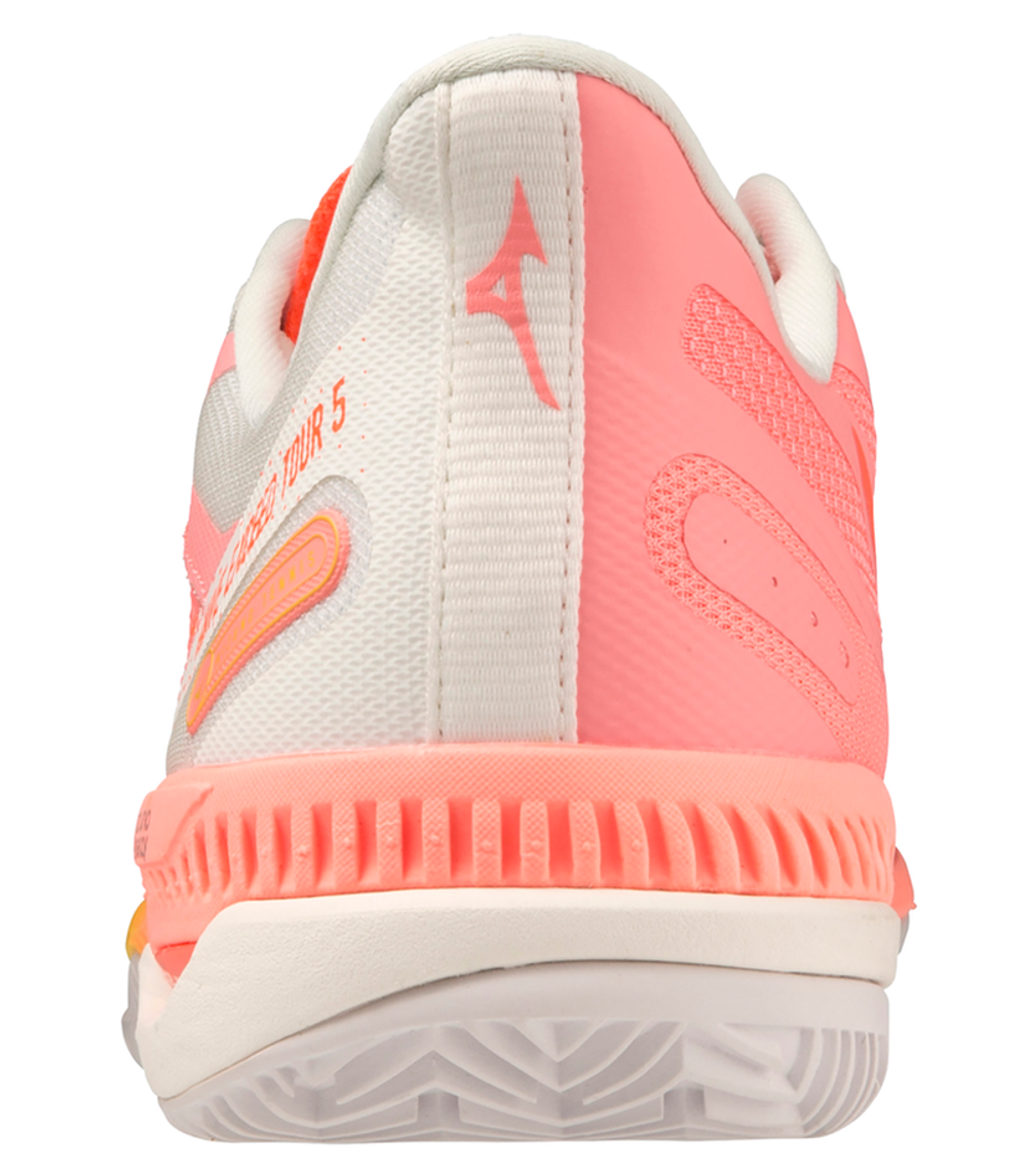 Женские теннисные кроссовки Mizuno Wave Exceed Tour 5 CC - candy coral/snow white/neon flame