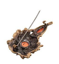 AM-2628 Брошь «Нарцисс» (латунь, янтарь)