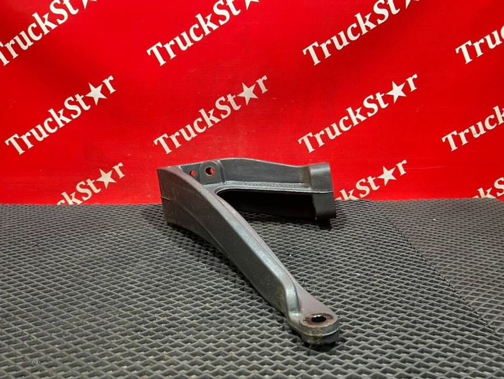 Кронштейн кабины правый