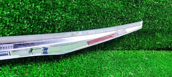 Молдинг крышки багажника Mercedes E W213 (2016-2021)