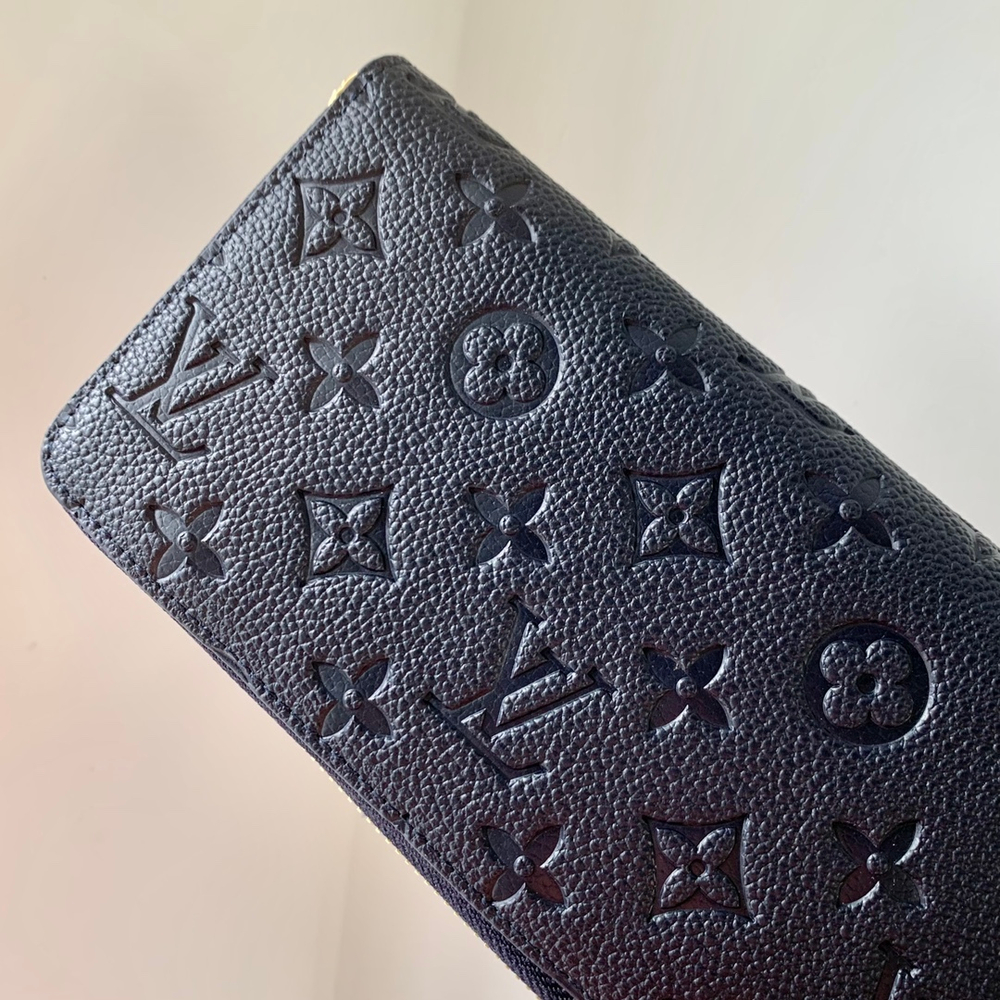 Louis Vuitton Zippy Wallet