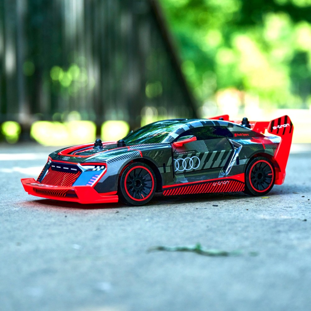 Радиоуправляемый автомобиль Dickie RC Audi S 1106011X1 E-Tron 30 см 2,4 ГГц — фото 8
