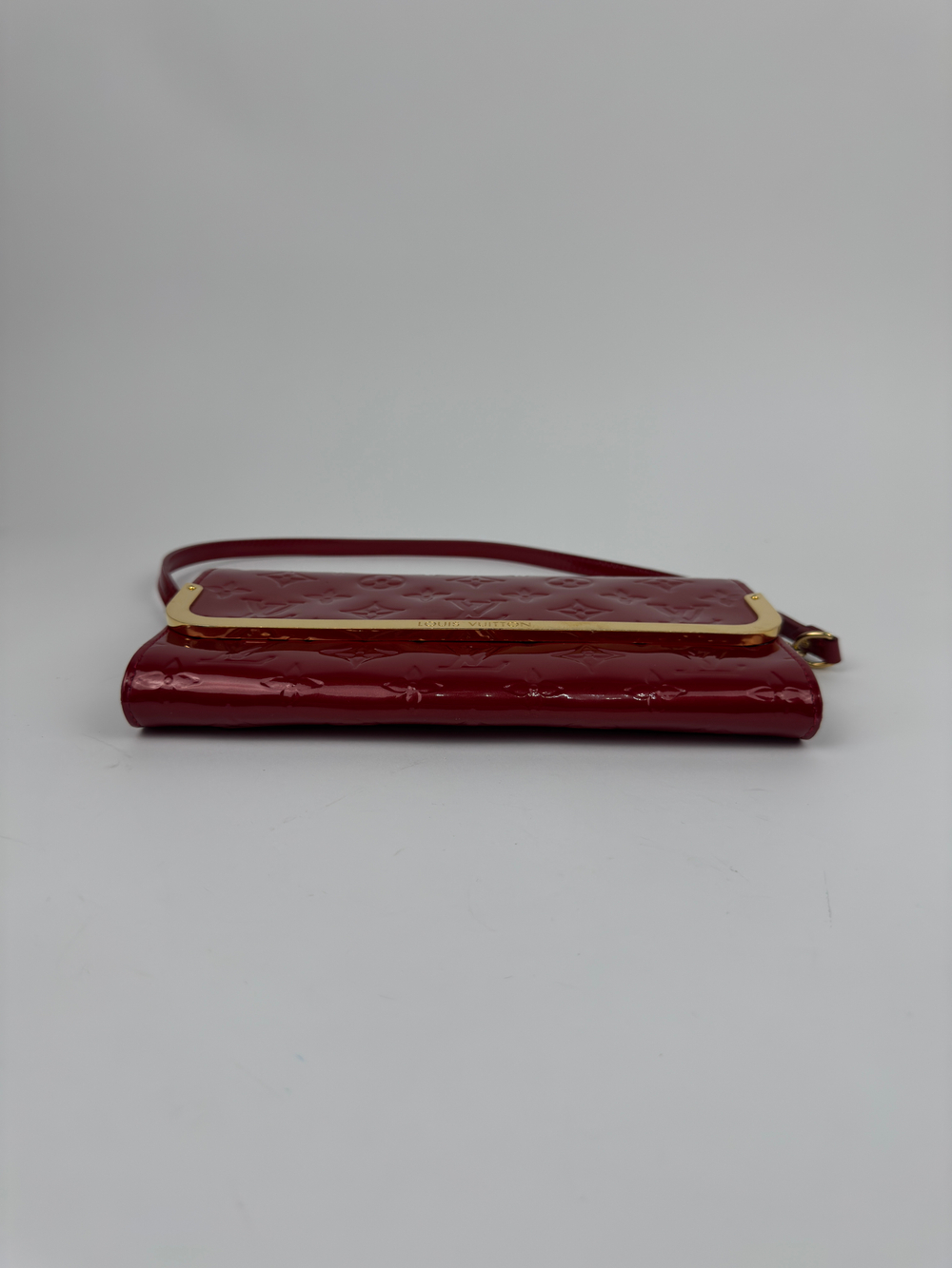 Сумка Louis Vuitton Rossmore Pomme D’Amour Monogram Vernis