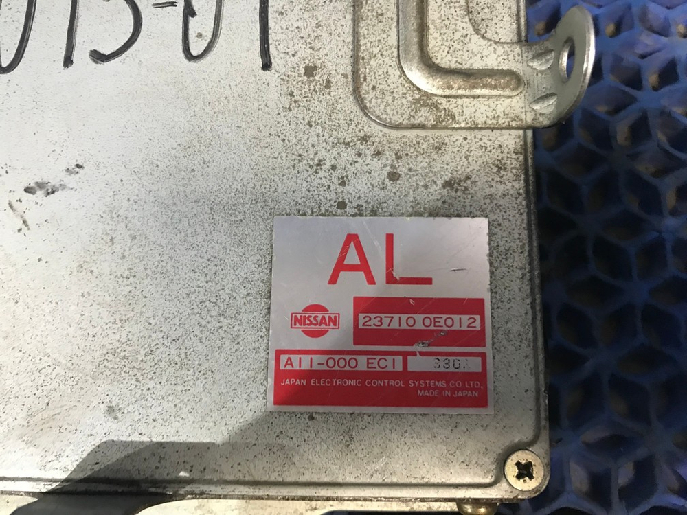 Компьютер двигателя NISSAN BLUEBIRD 1993