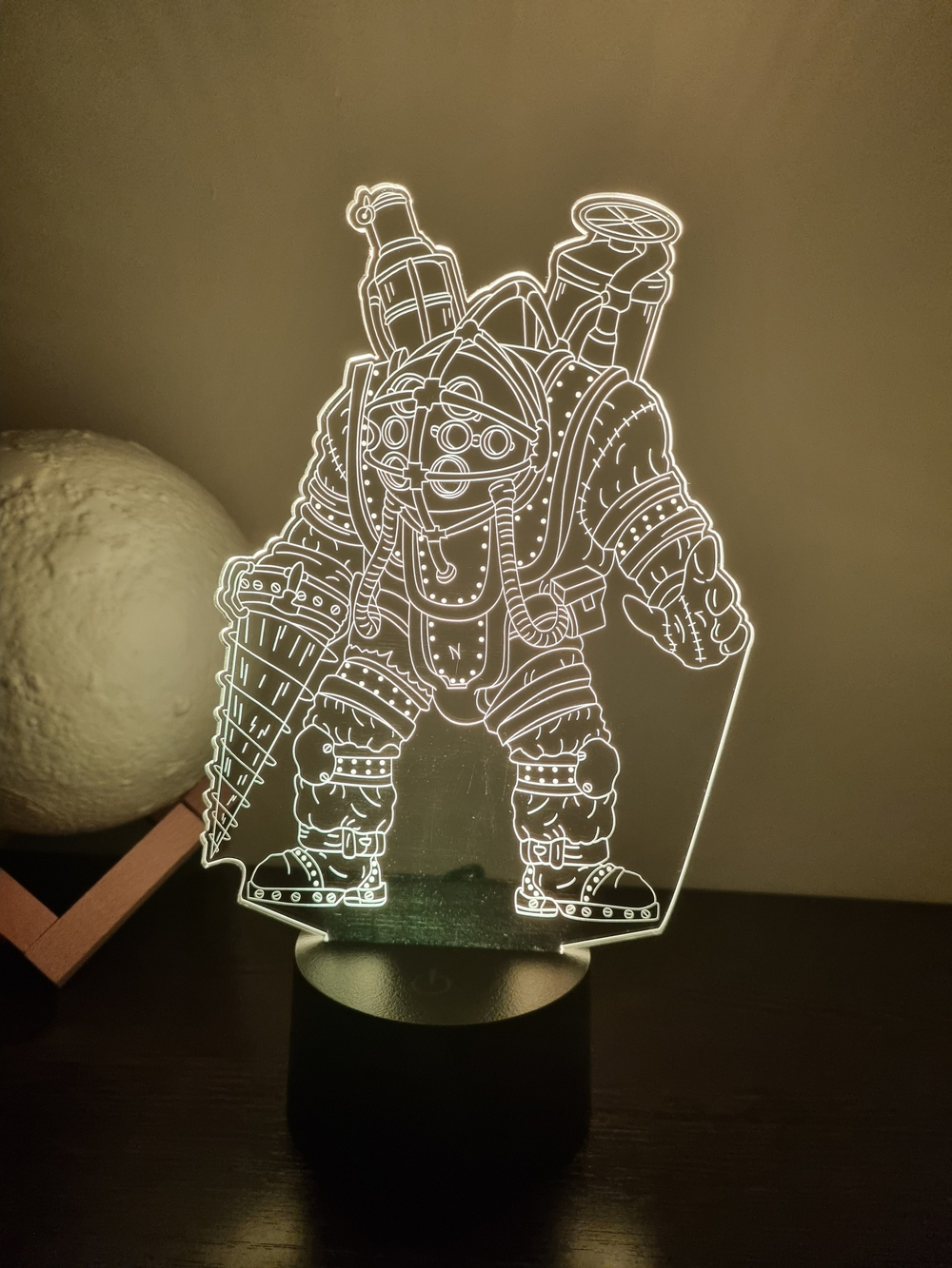 Светильник "Большой Папочка" (BioShock)