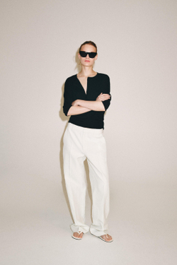 ZARA ХЛОПКОВАЯ ФУТБОЛКА С ВОРОТНИКОМ НА ПУГОВИЦАХ, ЧЕРНЫЙ
