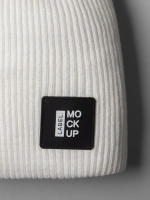 Белая шапка детская бини на осень