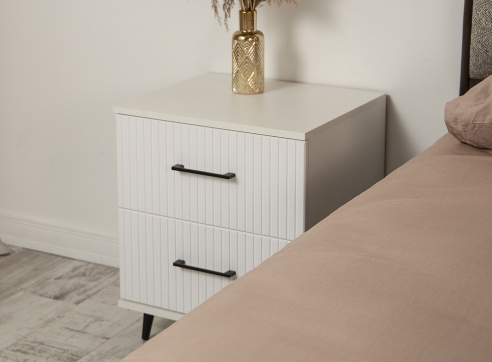 Тумба прикроватная "АРТИ" на ножках