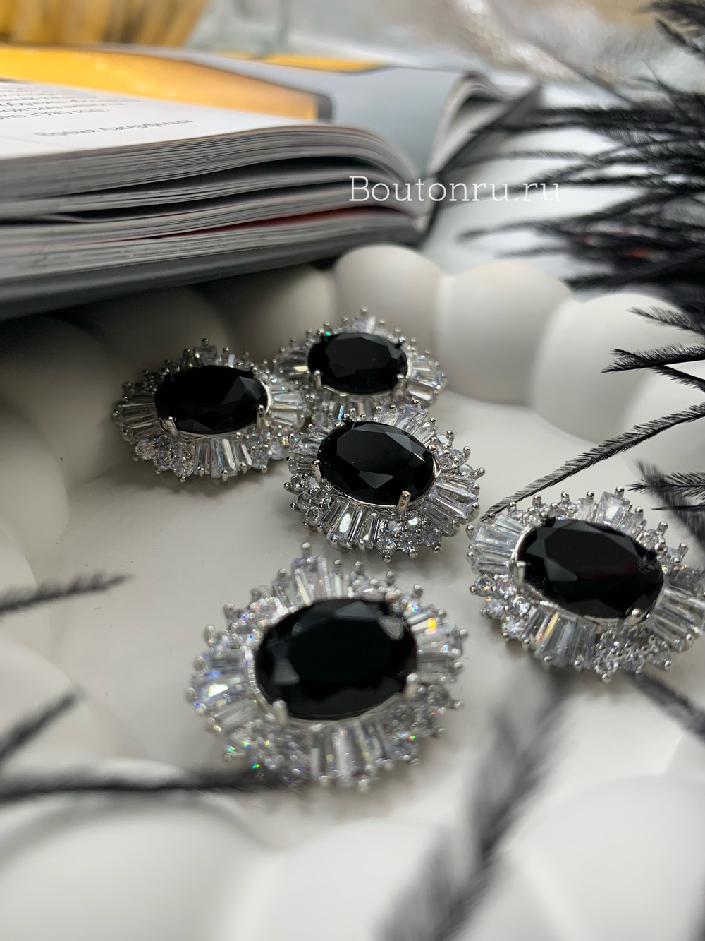 Пуговицы стразы (циркон) с черным камнем