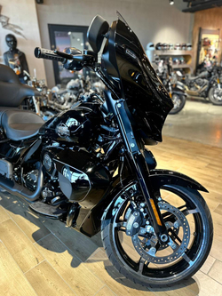 Street Glide Ultra Harley-Davidson , 2025