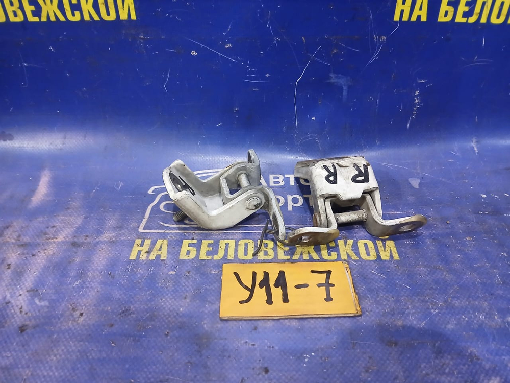 Петля двери задней правой NISSAN AD 1999-2008