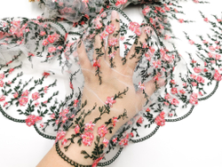 Вышивка на сетке, 24см, малиновые васильки на белом фоне (Артикул: VS-2016), м