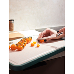 Доска разделочная двусторонняя из пшеничного волокна и черного дерева arlett, 44,5х30,5 см, темно-зеленая