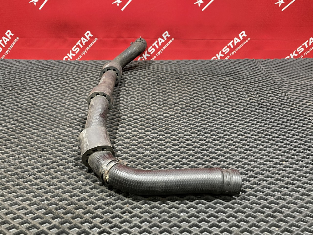 Патрубок системы охлаждения