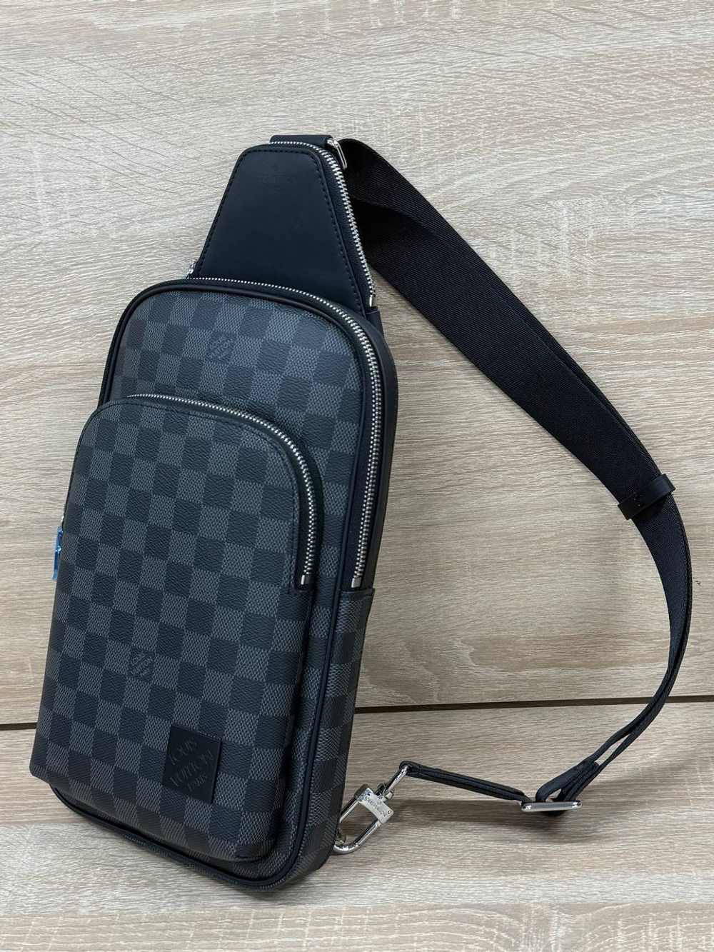 Сумка-мессенджер Louis Vuitton