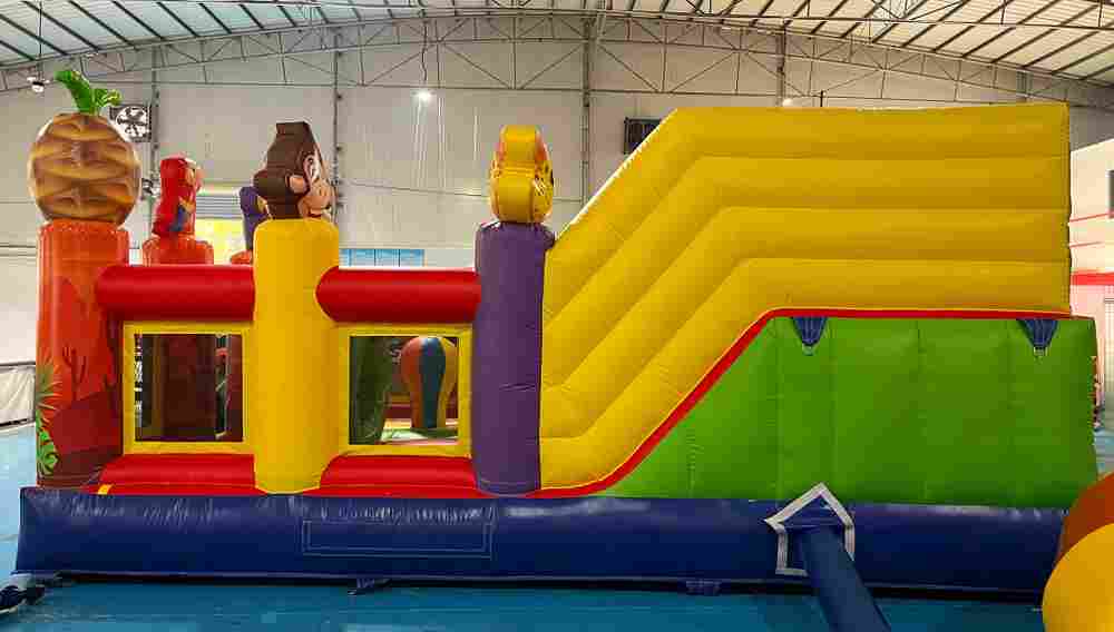 Коммерческий надувной батут «Попугайчики 2» 6*4*2,8 м